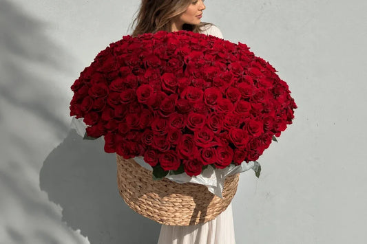 Why 100 Roses Are the Ultimate Valentine's Day Gift in UAE