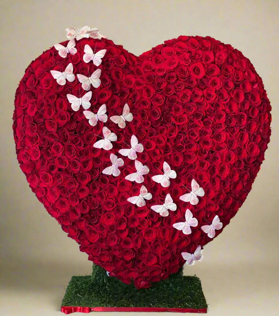 Heartfelt Romance Red Rose Arrangement Heartfelt Romance Red Rose Arrangement