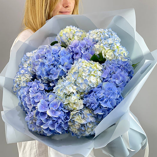 10 Blue Hydrangea Bouquet