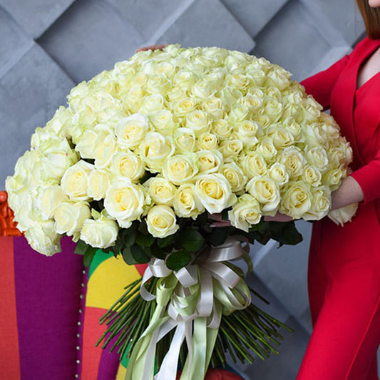 100 White Roses Bouquet