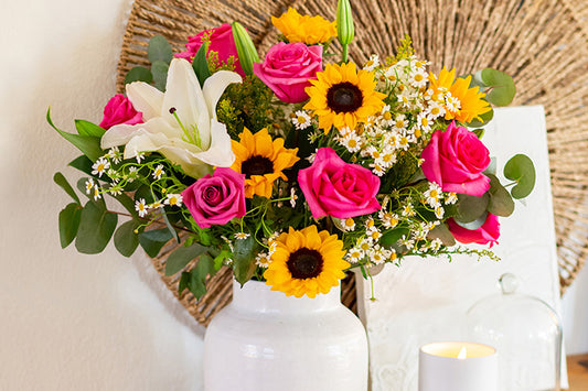 6 Thanksgiving Flowers to Create a Beautiful Holiday Ambiance