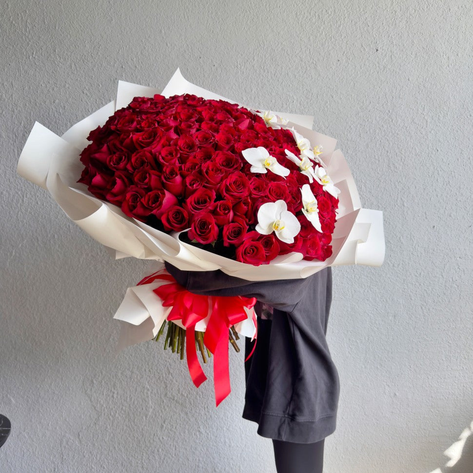 Luxury Bouquet of 200 Red Roses with Orchids – NoonGifts.Com