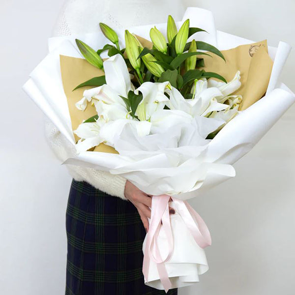 10 Stems White Lilies Bouquet
