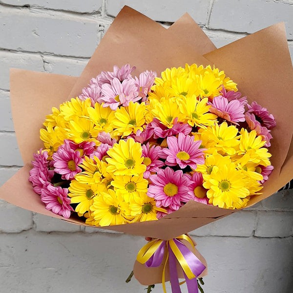 11 Yellow and Pink Chrysanthemums Bouquet